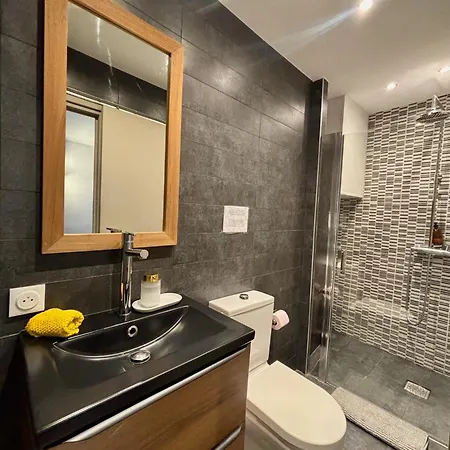 Appartamento Au Coeur Du Vieux-nice, à Deux Pas De