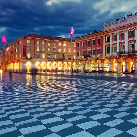 Au Coeur Du Vieux-nice, à Deux Pas De Appartamento *